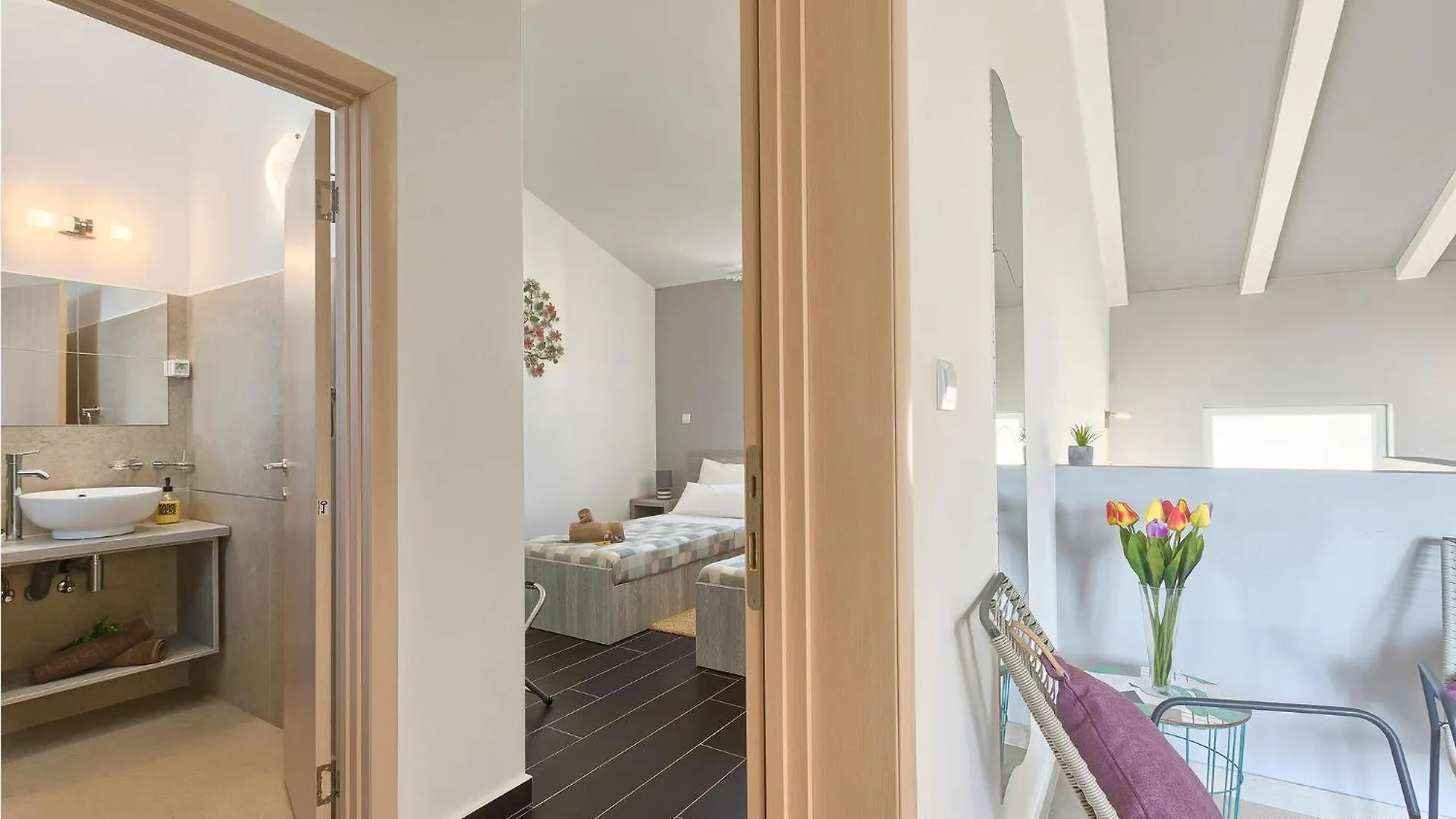 Amazing Home In Naselje Muzini With Wifi Tomisici Holiday home